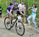 Piotr Konwa triumfuje na koronnym dystansie Grand Fondo w krakowskim Skandia Maraton!