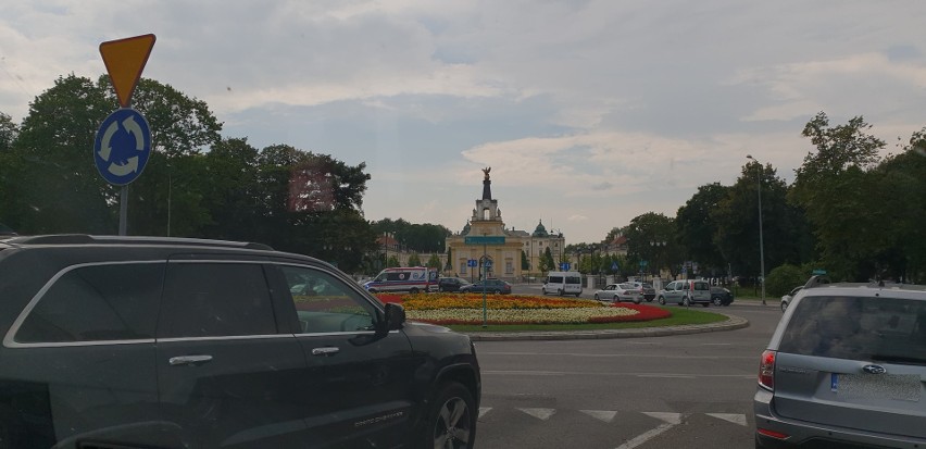 Potrącenie rowerzysty na placu Lussy w Białymstoku