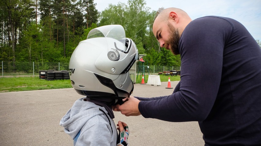 Karting na Torze Białystok. Pasja do motoryzacji i potrzeba...