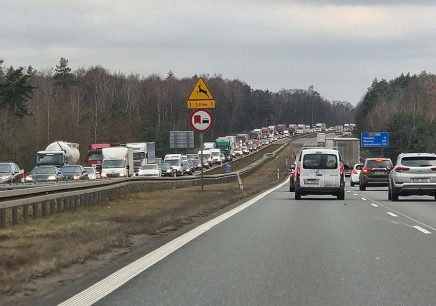 Dwa samochody ciężarowe zderzyły się na A4 w Mysłowicach