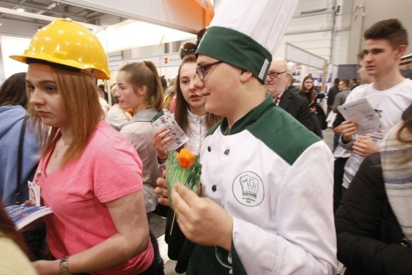 Targi w Łodzi. Dziś rozpoczęły się XXI Łódzkie Targi Edukacyjne. W hali Expo przy al. Politechniki 4 swoją ofertę przedstawia 110 szkół