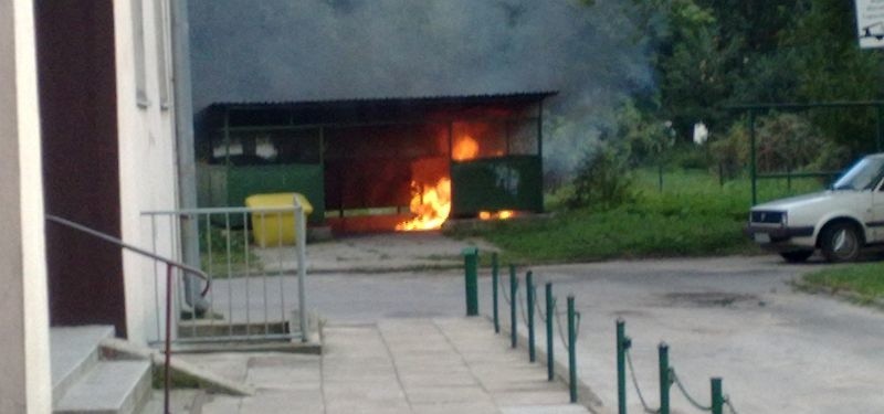 Ogromny ogień objął śmietnik na Toporowskiego w Kielcach 