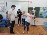 Spotkanie z rehabilitantem w Publicznej Szkole Podstawowej numer 3 w Radomsku. ZDJĘCIA
