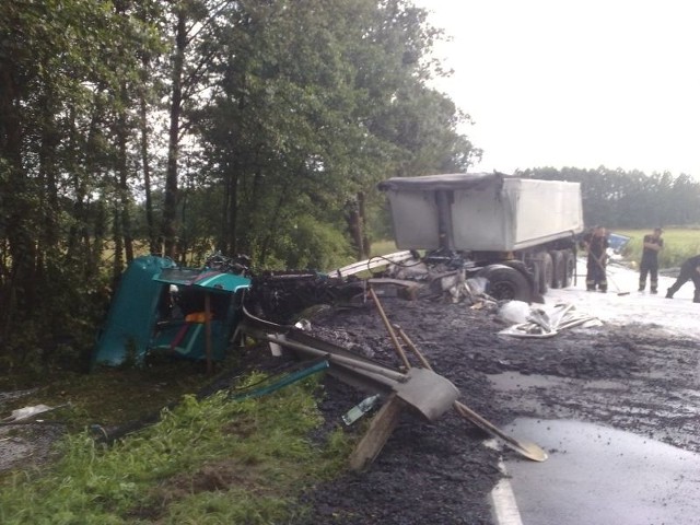 Droga między Świdnicą a Nowogrodem została na kilka godzin zablokowana