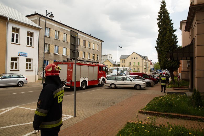 Po ewakuowaniu osób z budynku i zapewnieniu bezpieczeństwa w...