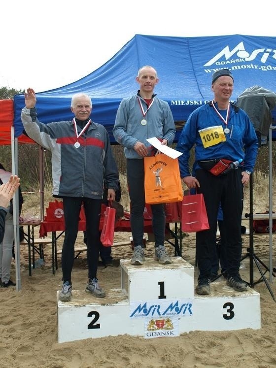 Mirosław Bierkus (pierwszy z lewej) na podium w Gdańsku.