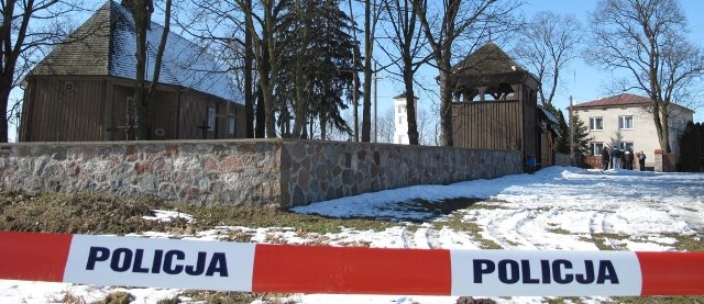 Policyjna taśma przed kościołem w Miłkowicach