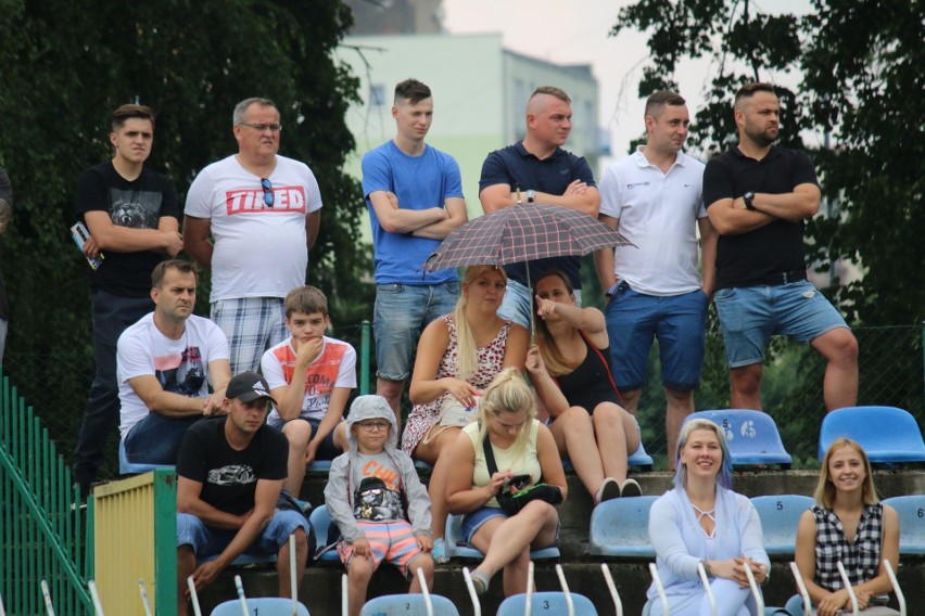 Byłeś na meczu gwiazd MMA z gwiazdami boksu? Znajdź się na zdjęciach! [ZDJĘCIA]