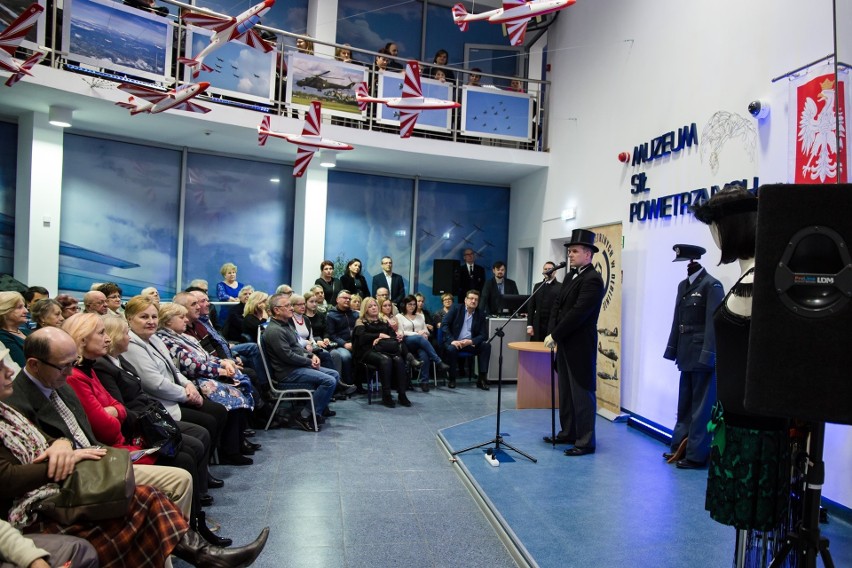 Walentynkowy wieczór z historią w Muzeum Sił Powietrznych w Dęblinie. Zobacz zdjęcia