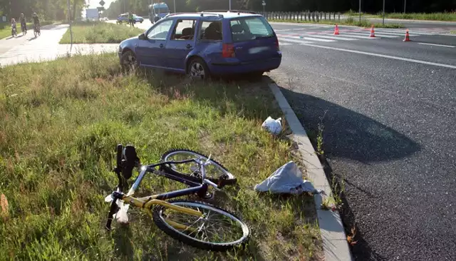 Na Trasie Północnej w Zielonej Górze auto potrąciło rowerzystę. Mężczyzna zmarł w szpitalu.
