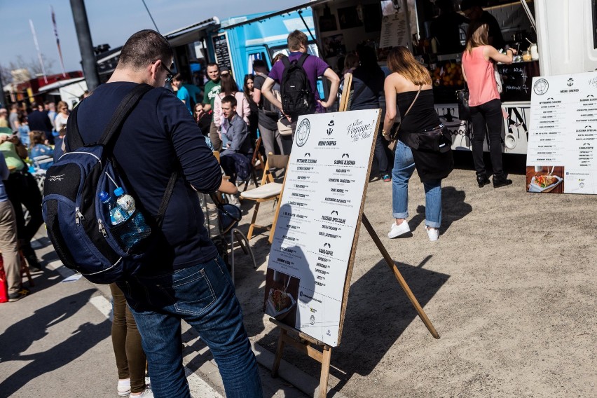 Dąbrowa Górnicza: w weekend wielki zlot food trucków na placu Wolności 