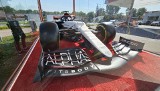 Bolid Formuły 1 już na stacji Orlen w Kielcach! Zobacz na zdjęciach, jak prezentuje się wyścigowe auto