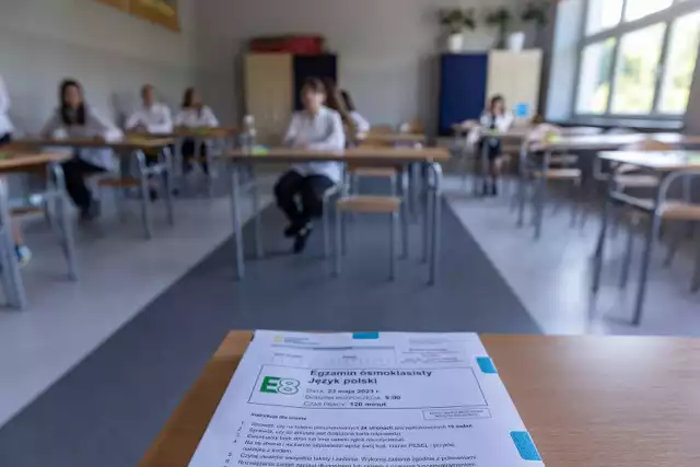 Do egzaminu ósmoklasisty przystąpiło w całej Małopolsce 42 679 osób, w tym 1 107 uczniów-obywateli Ukrainy