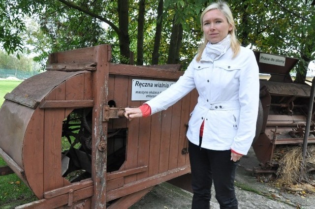 - Tak wygląda ręczna wialnia - pokazuje Aleksandra Czech.