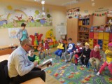 "Brzechwoczytanie" w Masłowie. Wójt czytał przedszkolakom