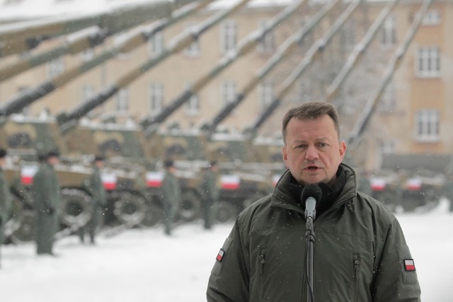 Wojsko Polskie jest gwarantem bezpieczeństwa naszej ojczyzny w wielu wymiarach, również w wymiarze bezpieczeństwa zdrowotnego – powiedział Mariusz Błaszczak.