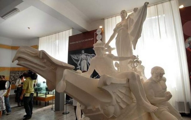 Model pomnika można oglądać w Muzeum Narodowym na Wałach Chrobrego.