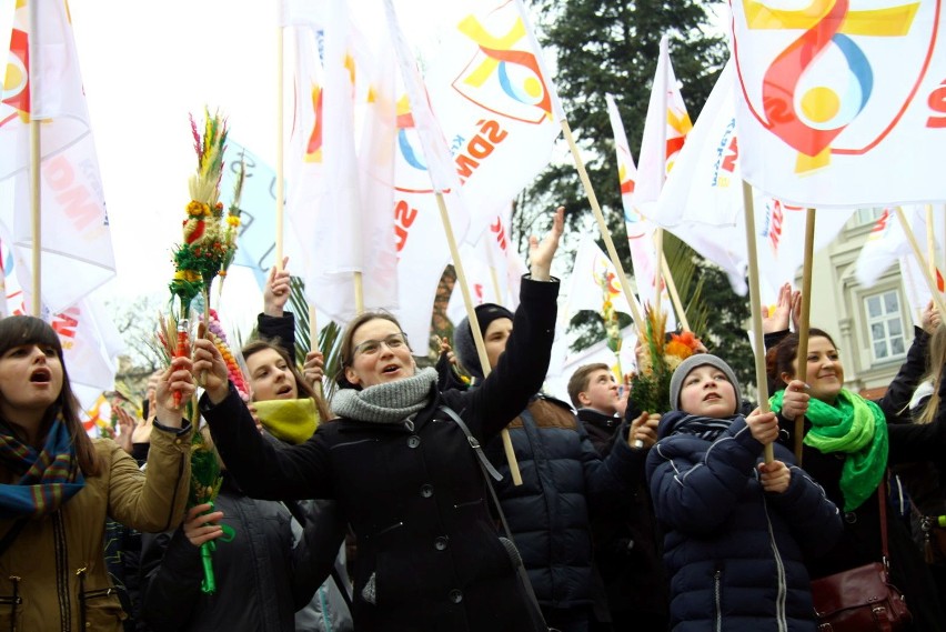 Niedziela Palmowa w Lublinie. Przeszli w procesji na Plac Katedralny [ZDJĘCIA, WIDEO]