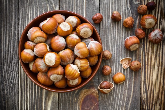 Orzechy laskowe to jeden ze składników domowej nutelli.
