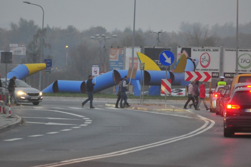 Protest na lotnisku w Balicach przeciwko nocnym lotom