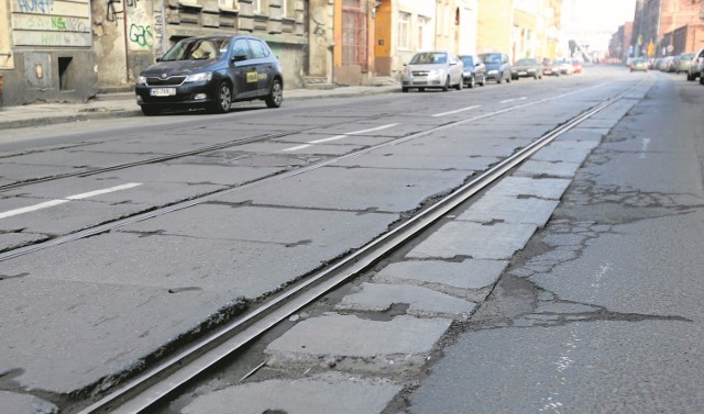 Jazda ulicą Kolumba należy do ekstremalnych przeżyć, każdego dnia setki kierowców doświadcza tego wrażenia, kiedy testują podwozie na jezdni