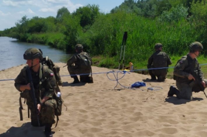 Żołnierze WOT przeszli szkolenie na rzece Pilicy w powiecie...