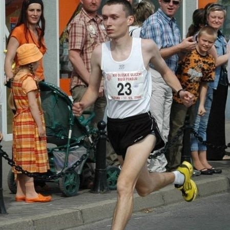Artur Kozłowski to aktualny brązowy medalista mistrzostw Polski w biegu na 10 kilometrów.