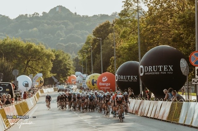 Tour de Pologne UCI World Tour – jeden z najważniejszych wyścigów kolarskich świata. Po raz kolejny w tym wydarzeniu bierze udział Drutex – jeden z europejskich liderów rynku stolarki okienno-drzwiowej, który jest oficjalnym sponsorem, partnerem logistycznym oraz sponsorem klasyfikacji „Zwycięzca Etapu” Tour de Pologne.