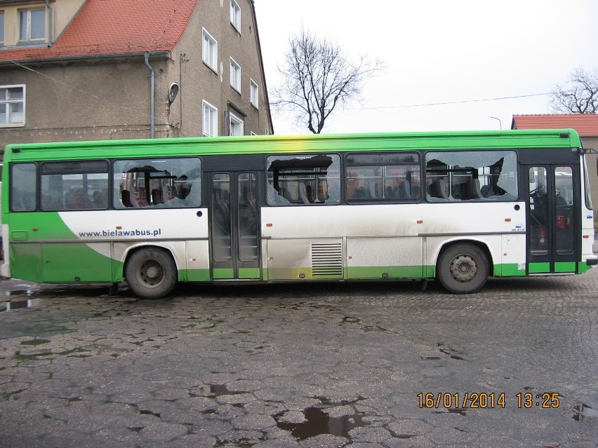 Ostrzelany autobus w Zgorzelcu. To wojna przewoźników? (ZDJĘCIA)