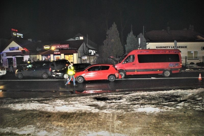 Karambol  na ul. Rokicińskiej w Andrespolu. RANNI! [zdjęcia]