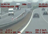 Droga S3: Kierowca BMW przekroczył prędkość o 98 km/h [WIDEO]