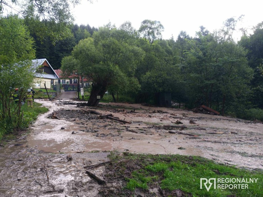 W miejscowości Zawoja Widły doszło do wylania rzeki....