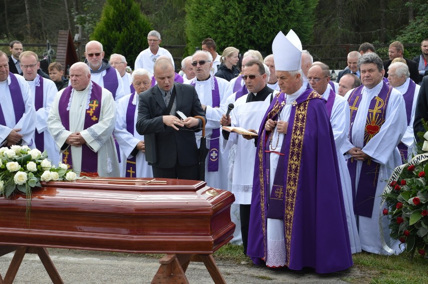 Pogrzeb byłego arcybiskupa Józefa Wesołowskiego w Czorsztynie [ZDJĘCIA]