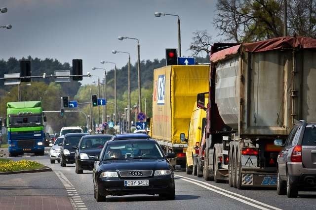 Grunwaldzka ma być poszerzona do dwóch pasów w każdą stronę. Taki zabieg ma sprawić, że mieszkańcy Osowej Góry i wjeżdżający do miasta od strony Pawłówka nie będą stali w długich korkach