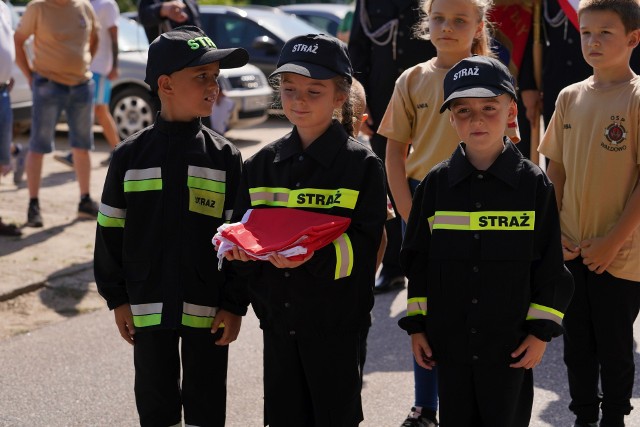 Dzisiaj (26.08) Ochotniczej Straży Pożarnej w Wałdowie (gm. Miastko) oficjalnie przekazano nowy wóz bojowy. Kosztował 934 tys. zł.