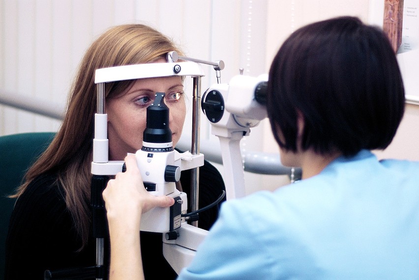 Pracownicy Eye – Laser Center pożegnali się z okularami! Laserowa korekcja wady wzroku