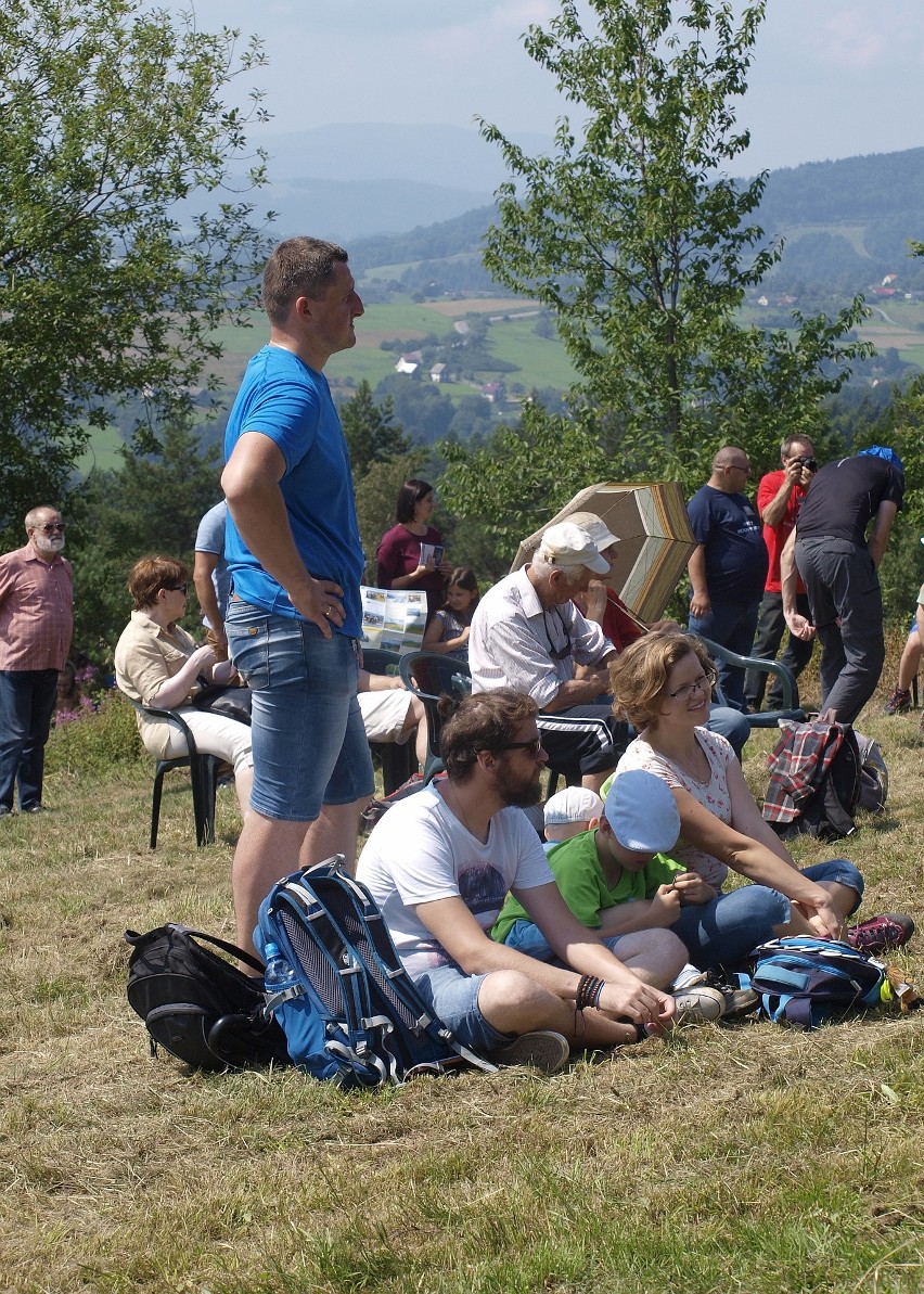 Odkryj Beskid Wyspowy. W sobotni wieczór wspięli się na Ćwilin, a w niedzielny poranek pokonali Łopusze Wschodnie