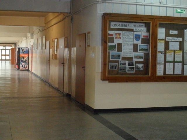 Śmkierć w szkole w czasie lekcji w-f. To w ZS nr 1 przy ul. M. Skłodowskiej-Curie w Piekarach Śląskich doszło nagłej do śmierci nastolatka