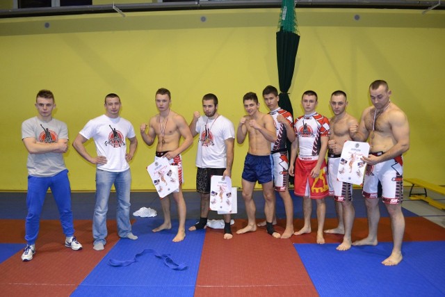 Zawodnicy Fight Academy szykują się do starć w I Gali Sportów Walki w Baranowie.