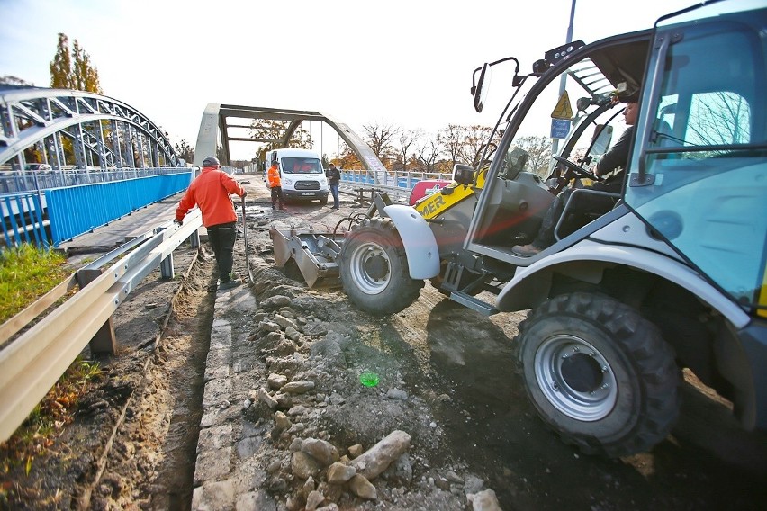 Most Jagielloński bez nawierzchni, trwa remont. Tworzą się tam korki [ZDJĘCIA]