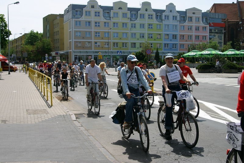 W sobote przez centrum Slupska przejechalo okolo stu...