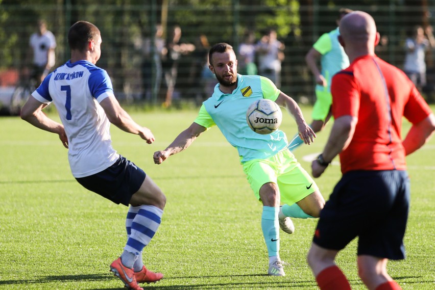 Mecz Hutnik II - Wieczysta (0:2) w klasie okręgowej Kraków...