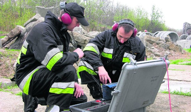 W czasie akcji poszukiwawczych, m.in. podczas katastrof budowlanych i w trudno dostępnych miejscach, strażacy sięgają po specjalistyczny sprzęt, który niestety sporo kosztuje