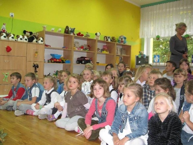 Na urodziny Kubusia Puchatka przyszli najmłodsi uczniowie szkoły, czyli klasy I-III. 