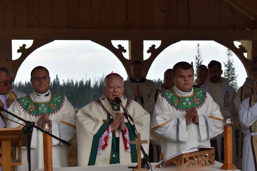 Tłumy pielgrzymów na Rusinowej Polanie. Tak obchodzono uroczystości 160-lecia objawień Matki Boskiej Jaworzyńskiej  [ZDJĘCIA]