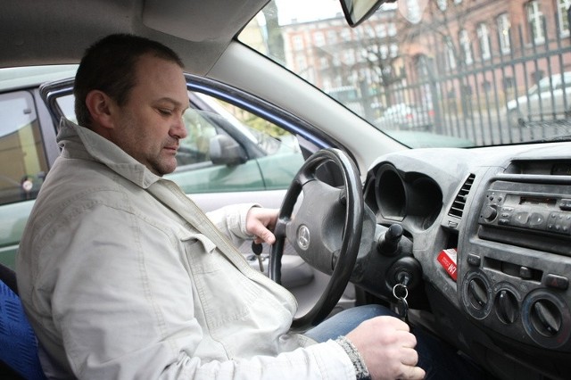 Jacek Lejczak ze Słupska odebrał w redakcji kluczyki do samochodu, które zgubił ponad miesiąc temu.