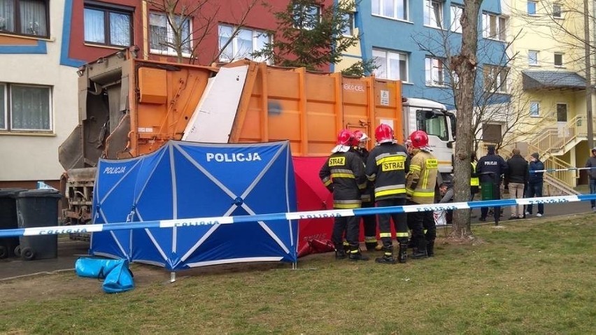 Śmiertelny wypadek w Lubinie. Śmieciarka przejechała kobietę (ZDJĘCIA)