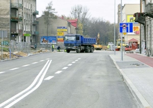 Na ulicy Pileckiego i Kelles-Krauza (na zdjęciu) wymalowano linie na jezdni.