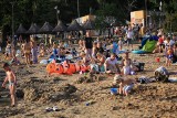 Upalna sobota w Poznaniu. Tłumy na plaży w Strzeszynku. Zobacz zdjęcia