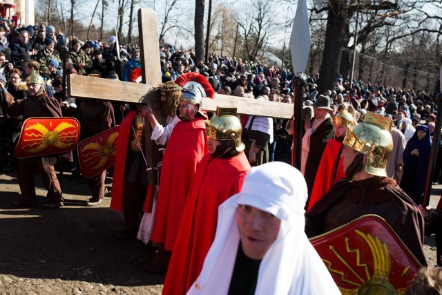 Najsłynniejsze w Polsce Misterium Męki Pańskiej odbywa się w Kalwarii Zebrzydowskiej.